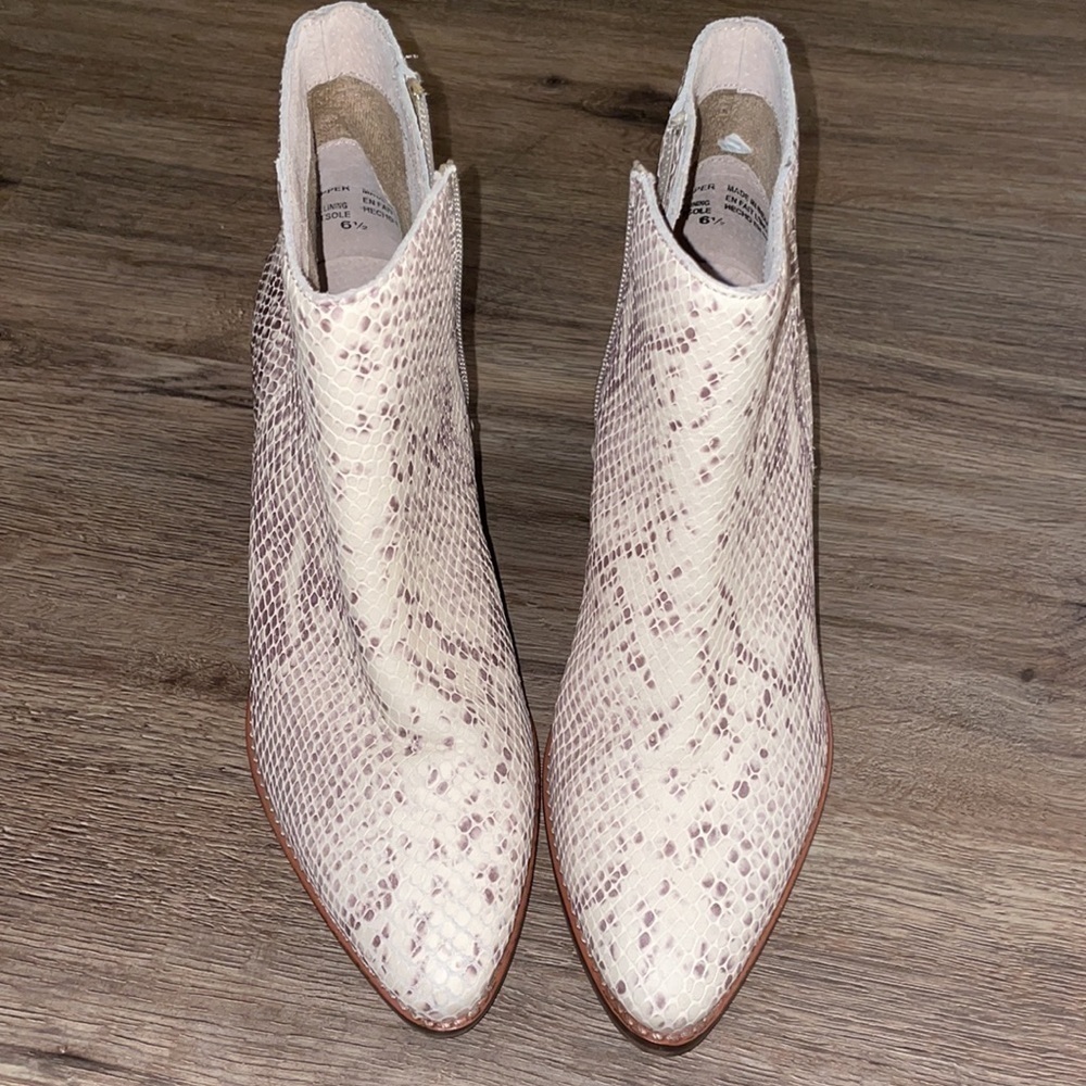 Seychelles For the Occasion Snake Bootie size 6.5 - Picture 2 of 6